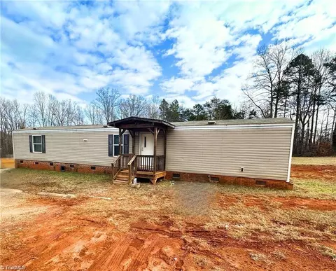 206 James Rd, Advance, NC 27006
