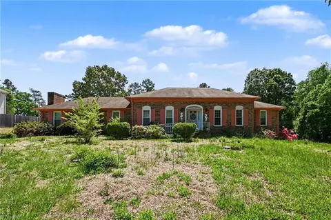 532 Greenwood Dr, Burlington, NC 27217