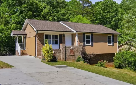 331 Retnuh Dr, Winston Salem, NC 27105