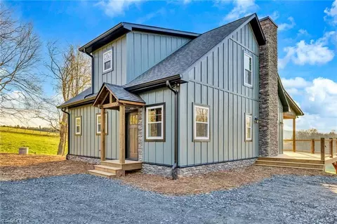 553 Graybeal Calloway Dr, West Jefferson, NC 28694