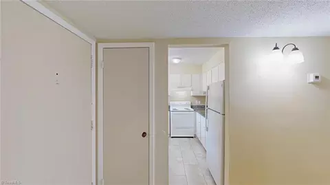 Entry Way - 2214 Shadow Valley Rd #E, High Point, NC 27265 photo 1 of 5