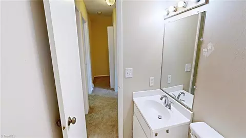 Entry Way - 2214 Shadow Valley Rd #E, High Point, NC 27265 photo 4 of 5