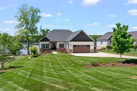 383 Rolling Rd, Lexington, NC 27292