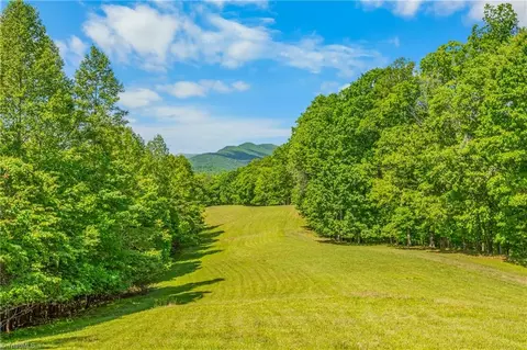 1392 Mission Rd, Danbury, NC 27016