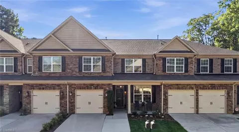 6211 Stonewick Dr, Jamestown, NC 27282
