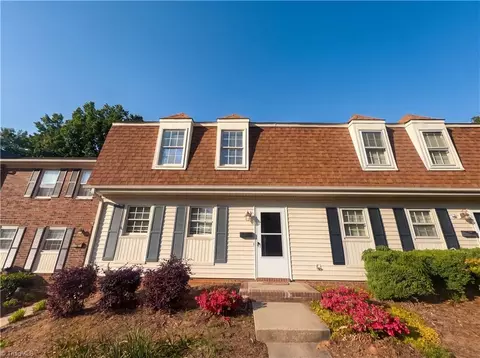 3229 Regents Park Ln #D, Greensboro, NC 27455