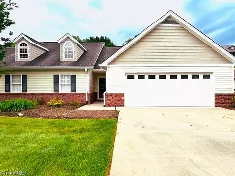 107 Plantation Place Ln, Mount Airy, NC 27030