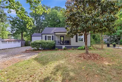 2605 Pinecroft Rd, Greensboro, NC 27407
