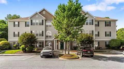 6121 Hedgecock Cir #1A, High Point, NC 27265