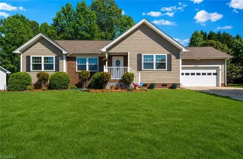 3675 Signet Dr, Winston Salem, NC 27101