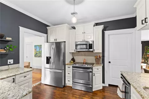 Kitchen - 413 Edgedale Dr, High Point, NC 27262 photo 2 of 4