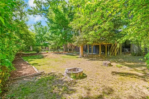 Exterior - 413 Edgedale Dr, High Point, NC 27262 photo 9 of 10
