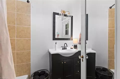 Bath - 413 Edgedale Dr, High Point, NC 27262 photo 1 of 4