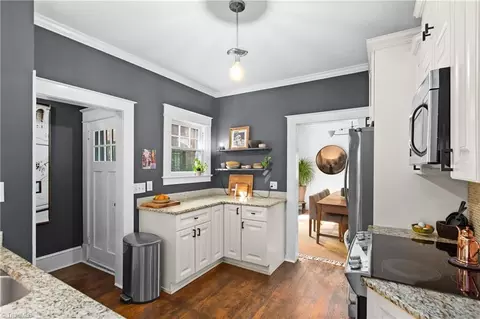 Kitchen - 413 Edgedale Dr, High Point, NC 27262 photo 3 of 4