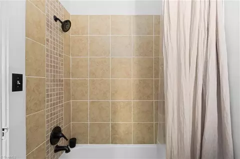 Bath - 413 Edgedale Dr, High Point, NC 27262 photo 2 of 4