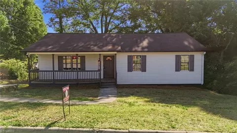 230 James St, Lexington, NC 27295