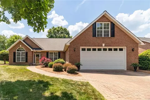 4752 Barrington Place Ct, Jamestown, NC 27282