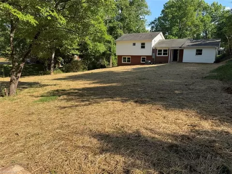 Exterior - 245 Logan Ct, King, NC 27021 photo 5 of 8