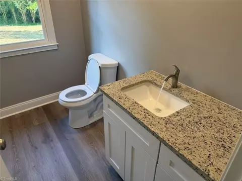 Bath - 245 Logan Ct, King, NC 27021 photo 4 of 7