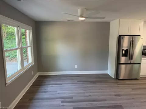 Living - 245 Logan Ct, King, NC 27021 photo 2 of 3