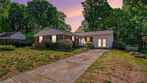 2321 Killarney Dr, Greensboro, NC 27406