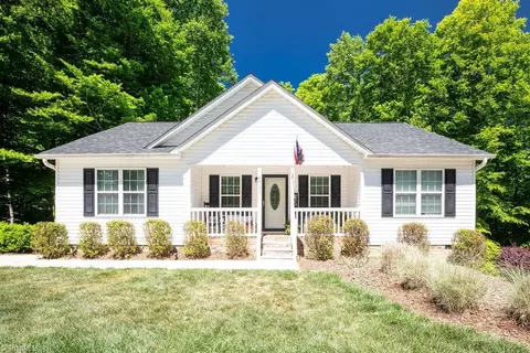 4738 Colonial Cir, Trinity, NC 27370