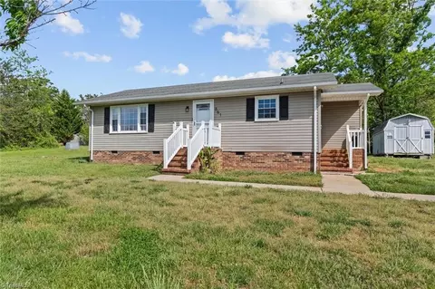 861 Creed Rd, Ararat, NC 27007