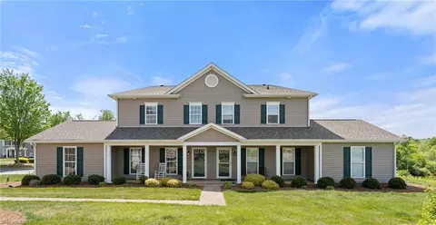 164 Pinewood Ln #102, Bermuda Run, NC 27006