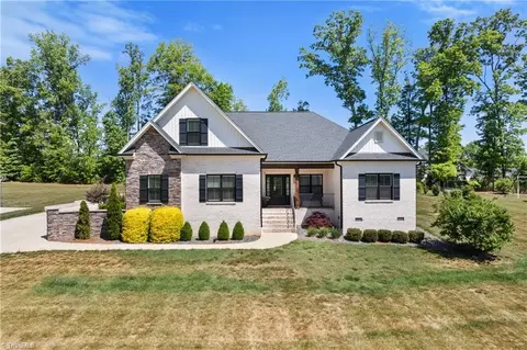 170 Arrow Glenn Ct, Advance, NC 27006