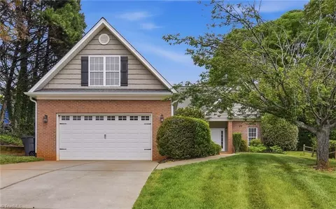3857 Turnberry Park Dr, Pfafftown, NC 27040
