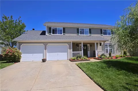 816 Eagle Point Dr, Kernersville, NC 27284