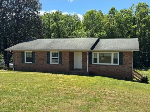 2063 Rock Creek Rd, North Wilkesboro, NC 28659