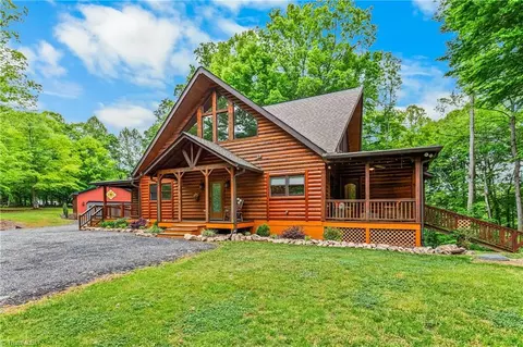 1160 River Bluff Trl, Tobaccoville, NC 27050