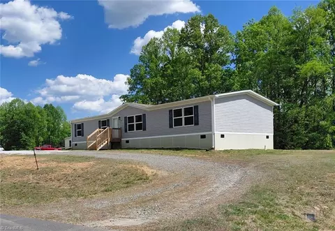 127 Ring Place Rd, Mount Airy, NC 27030