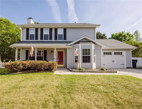 1270 Birch Hill Dr, Kernersville, NC 27284