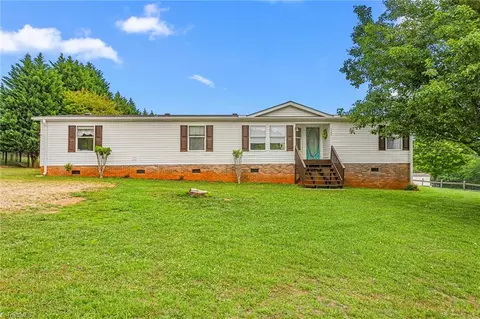 1149 Plantation Way, Trinity, NC 27370 photo 4