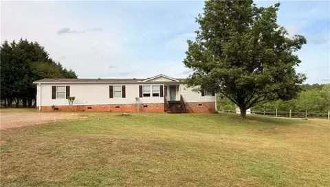 1149 Plantation Way, Trinity, NC 27370