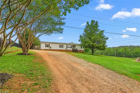 1149 Plantation Way, Trinity, NC 27370 photo 3