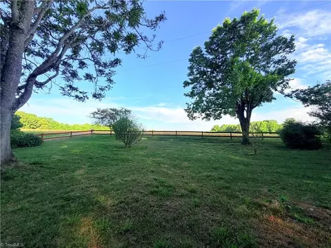 Exterior - 581 Martin Byrd Rd, Elkin, NC 28621 photo 9 of 10