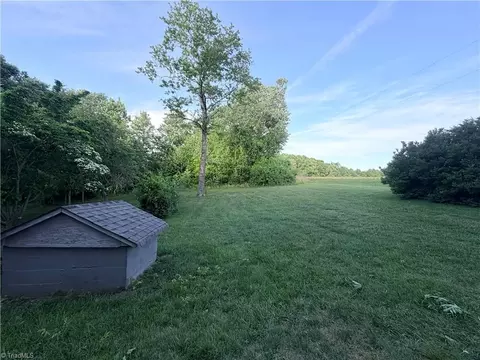 Exterior - 581 Martin Byrd Rd, Elkin, NC 28621 photo 3 of 10