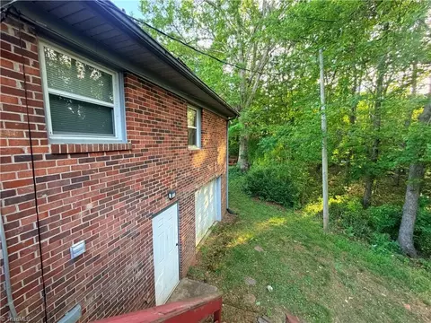 Exterior - 581 Martin Byrd Rd, Elkin, NC 28621 photo 5 of 10