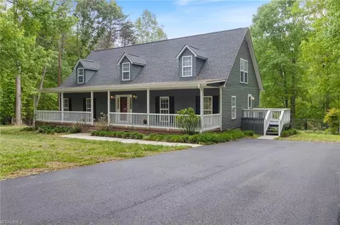 610 Forrest Dr, Reidsville, NC 27320