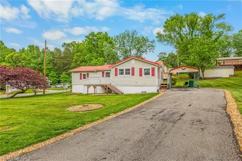 103 Howard St, Pilot Mountain, NC 27041