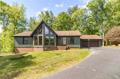 1210 Bunny Trl, Winston Salem, NC 27105