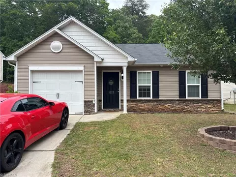 1227 Stonefield Crossing Ct, Winston Salem, NC 27107