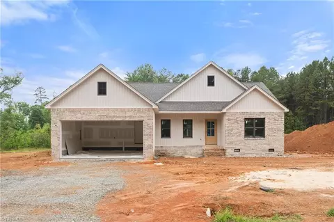 434 Potters Lndg, Denton, NC 27239