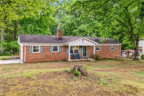 312 Tanbark Ln, Kernersville, NC 27284