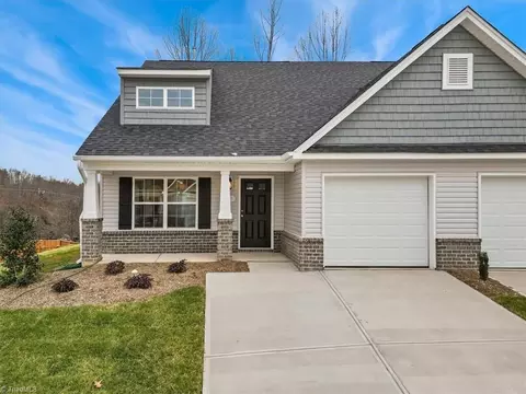 154 Tallwood Dr, Elkin, NC 28621
