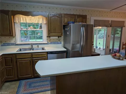 Kitchen - 4909 Colonial Cir, Trinity, NC 27370 photo 1 of 1