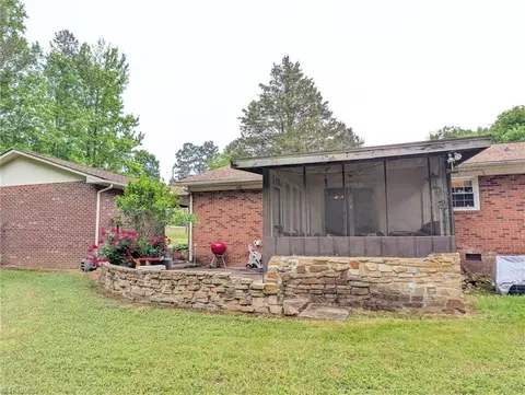 Exterior - 4909 Colonial Cir, Trinity, NC 27370 photo 2 of 3